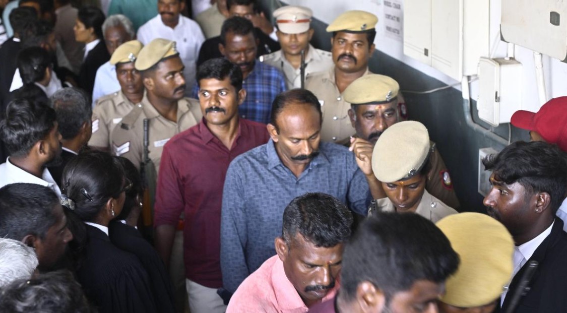 तमिलनाडु: 9 पुलिसकर्मियों को फांसी की सजा, 6 साल पहले बाप-बेटे की हिरासत में मौत हुई थी